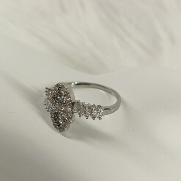 Fashion Jewelry Women's Ring Size 10 Heart Shape Crystal Stainless Steel - Picture 2 of 8